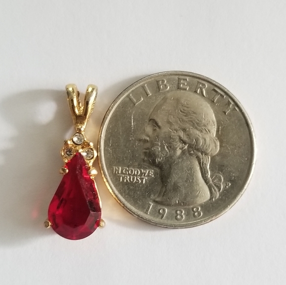 Relisted - Vintage red teardrop pendant gold tone clear crystals dainty - Picture 3 of 8